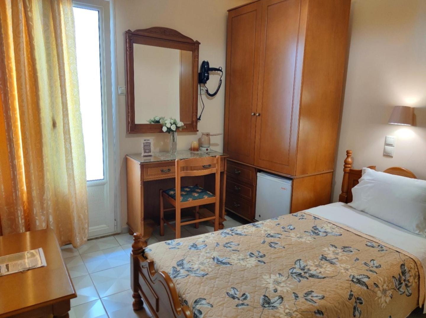 Hotel Anagennisis Frý 외부 사진